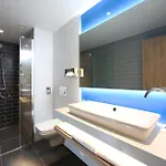 Express - By Ihg מלון