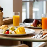 Express - By Ihg מלון