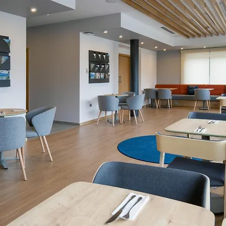 מלון Express - By Ihg