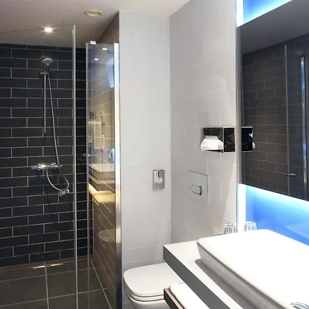 Express - By Ihg Hotell 3*