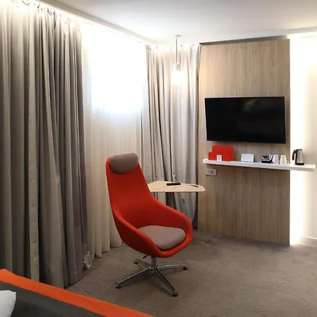 Express - By Ihg Hotel 3*