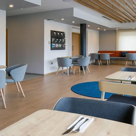Express - By Ihg Hotell 3*