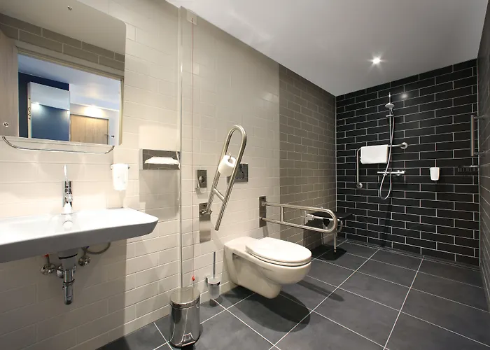 Express - By Ihg מלון